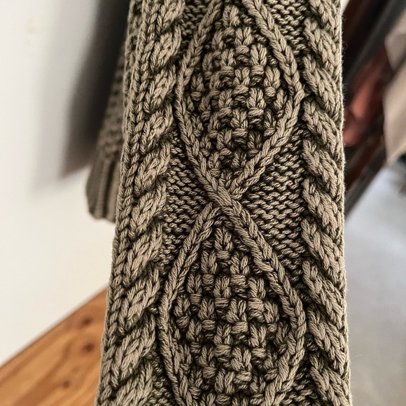 Green Cable Knit LL Bean Sweater - Picture 4 of 7